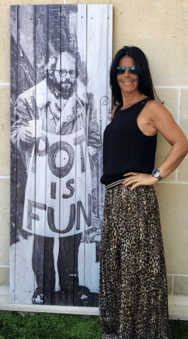 sandrine hayat,oeuvre, tableau, artiste, artiste peintre, contemporain, atelier , atelier pop art, decoration, galerieartiste peintre, tableau, rénovation, décoration, street art, Popart, homedesign, sculpture, œuvres, intérior, collector, women, love, pochoir, luxe, graphique, Instagram, collage, sandrinehayat, modernart, art, Gallery, gallerie, Painting, peinture, design, vernissage, customiser